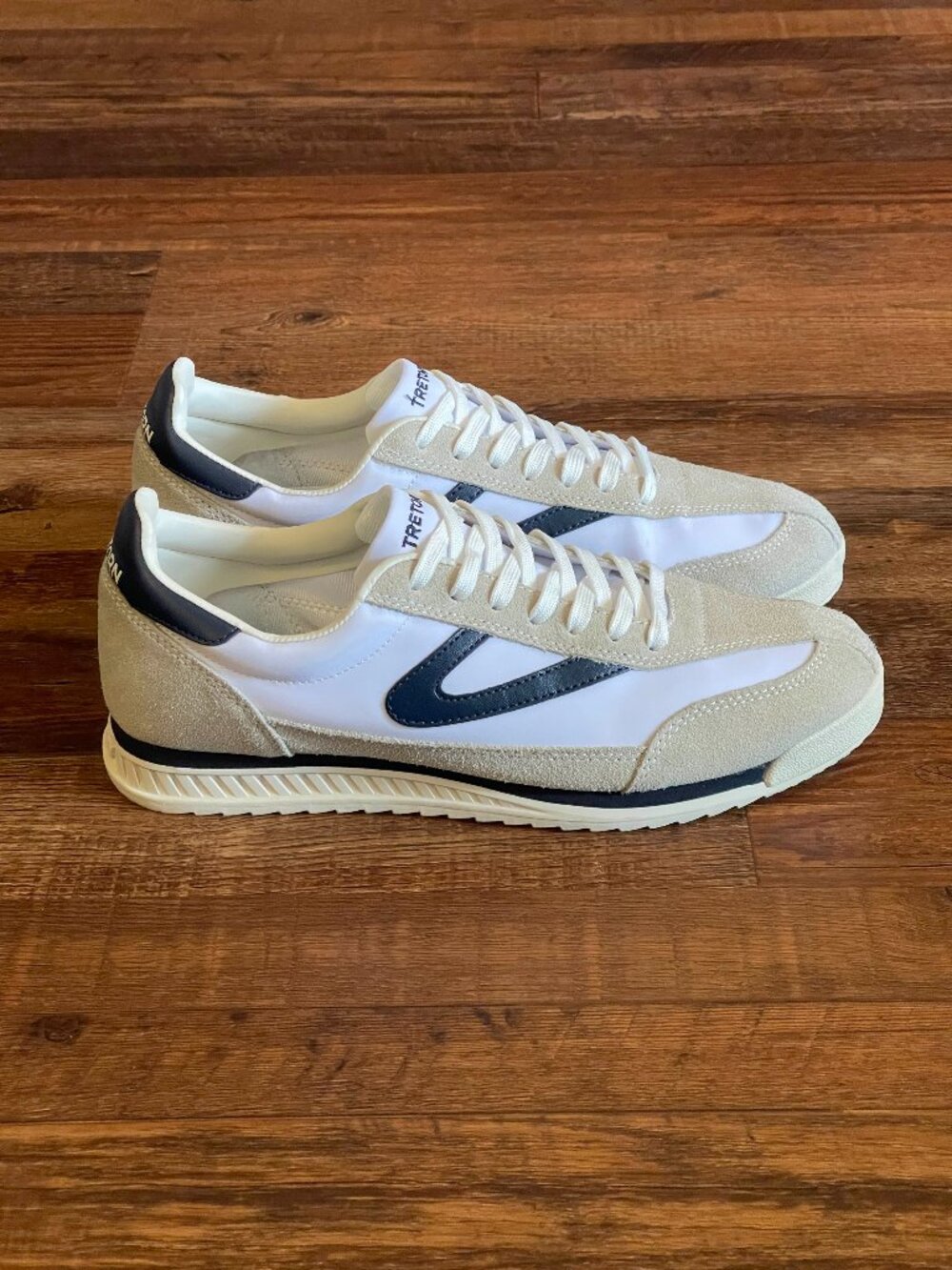 Tretorn Rawlins 2.0 Women’s Sneakers Size 9 White Navy Suede Lightweight Comfort